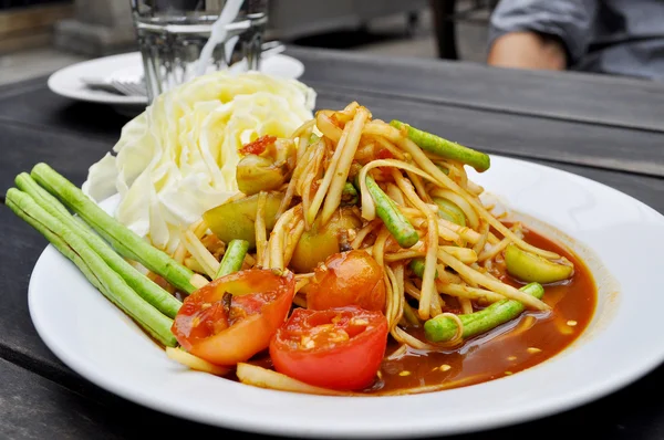 Nourriture thaïlandaise - Salade de papaye épicée — Photo