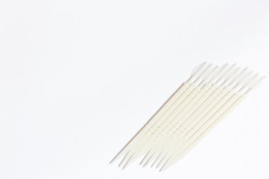 Sözlü aygıt: Beyaz Kağıt arka plan üzerinde kürdan