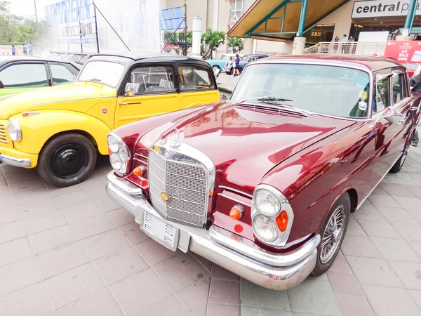 Retro auto in chiang mai, thailand — Stockfoto