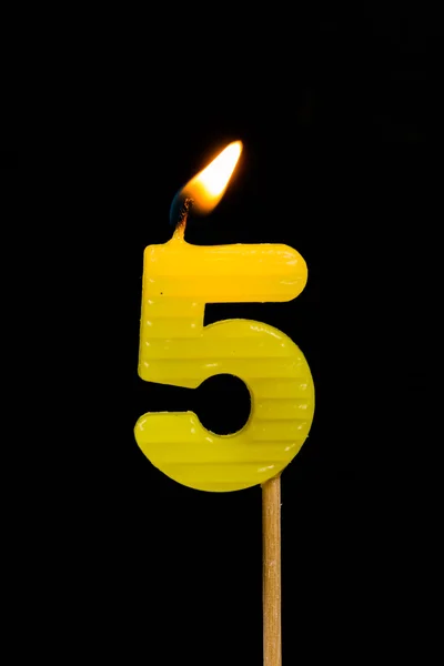 Candele di compleanno-anniversario che mostrano il numero. 5. — Foto Stock