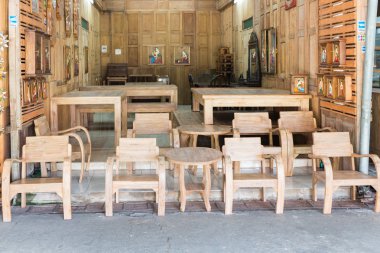 Baan Tawai Köyü geleneksel el sanatları alanının Kuzey Tayland merkezi olmuştur