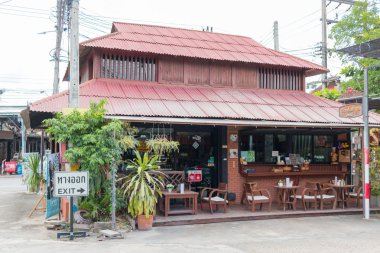 Baan Tawai Köyü geleneksel el sanatları alanının Kuzey Tayland merkezi olmuştur