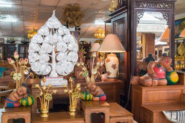 Baan Tawai Köyü geleneksel el sanatları alanının Kuzey Tayland merkezi olmuştur