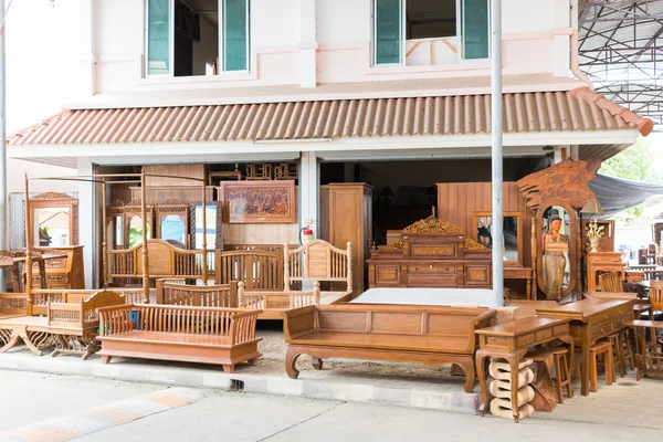 Baan Tawai village has traditionally been the center of the handicrafts trade in Northern Thailand — Stock Photo, Image