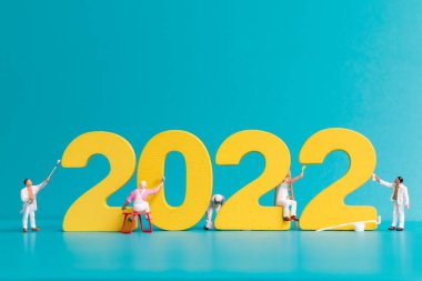 2022 numaralı minyatür işçi takımı, mutlu yıllar konsepti.