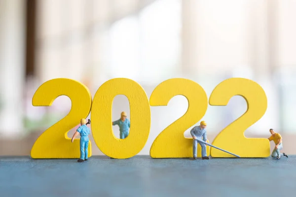 Equipo Trabajadores Miniatura Construye Número 2022 Concepto Feliz Año Nuevo — Foto de Stock