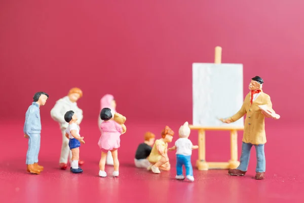Pessoas Miniatura Aula Pintura Arte Com Crianças Escola Conceito Educação — Fotografia de Stock