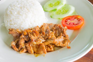 tatlı domuz rice ile