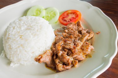 tatlı domuz rice ile