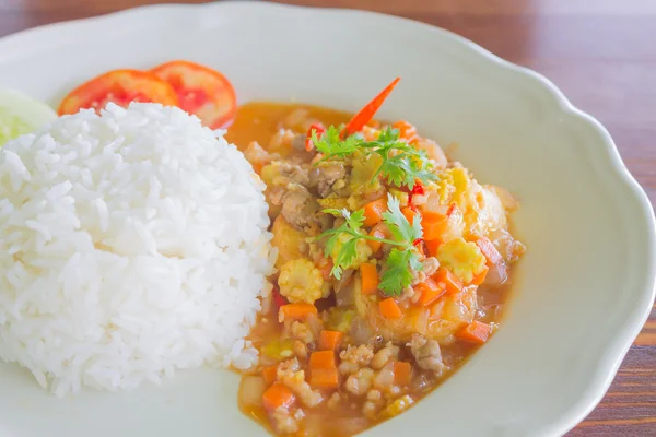 Míchejte smažené tofu s krevetami — Stock fotografie