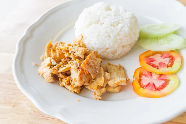 Pollo frito con ajo y pimienta —  Fotos de Stock