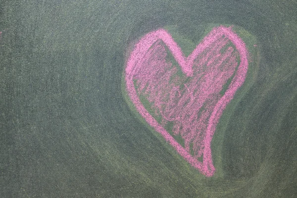 Hand drawn pink hearts on chalkboard background. — Stock Photo, Image