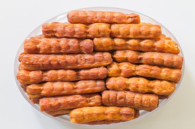 Çekirdeksiz tatlı demirhindi beyaz arka plan üzerinde