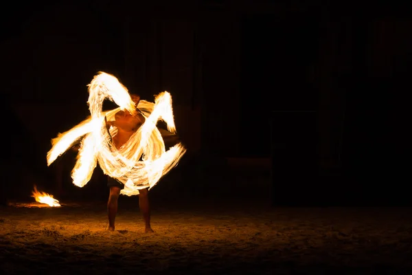 Man Fire Show on the beach — Stock Photo, Image