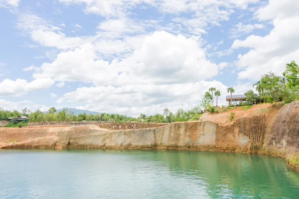 Grand canyon chiang mai, steengroeve vijver voor zwemmen meer op Chian — Stockfoto