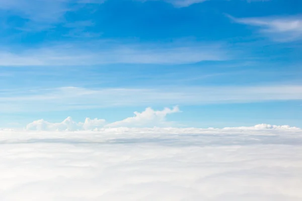 Cielo azul y nube blanca — Foto de Stock