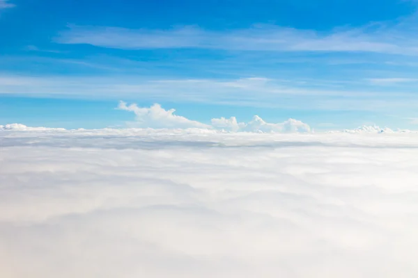 Cielo azul y nube blanca — Foto de Stock