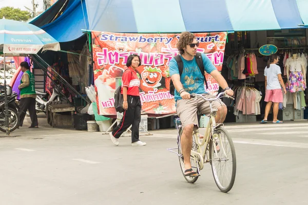 アユタヤ cit で自転車で旅をします。 — ストック写真