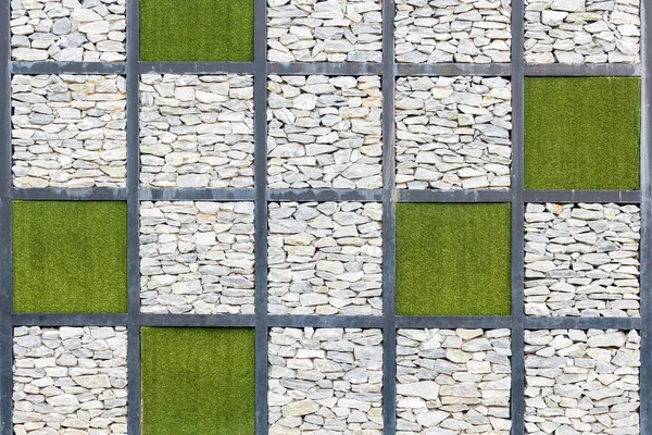 Pietra E sfondo erba verde in blocco quadrato — Foto Stock