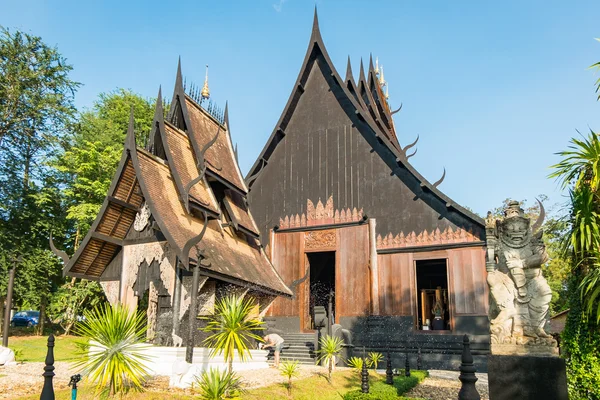 Baandam tradiční thajské stylu dřevěný dům v Chiang Rai, Thajsko — Stock fotografie