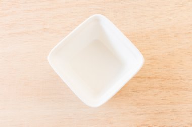 Rustik ahşap arka plan boş kase