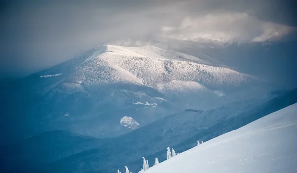 Utsikt Över Bergets Topp Naturlig Vinter Bakgrund — Stockfoto