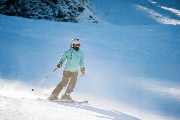 Bansko Bułgaria Stycznia 2016 Ludzie Nartach Ośrodku Narciarskim — Zdjęcie stockowe