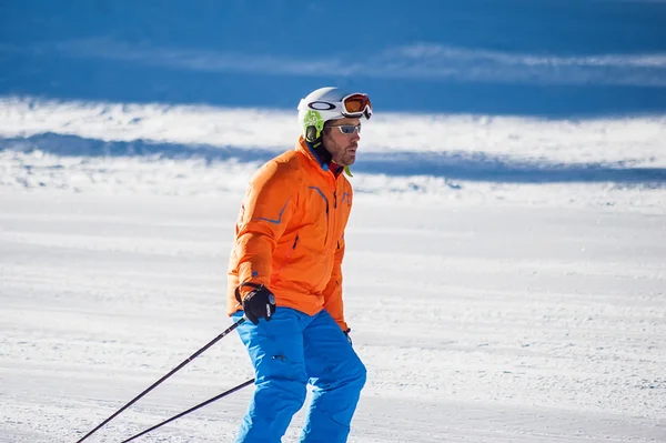 バンスコ ブルガリア 2016年1月1日 スキーリゾートでスキーをする人 — ストック写真