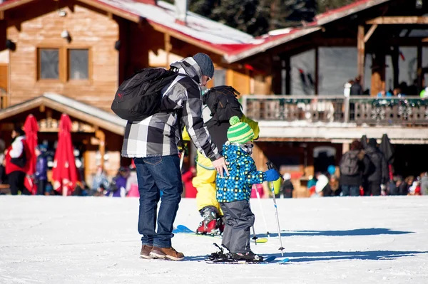 Bansko Bulgarien Januari 2016 Människor Skidåkning Skidort — Stockfoto