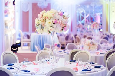 çiçekli düğün süslemeleri