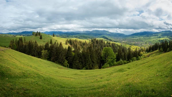 Incroyable Printemps Été Paysage Montagne Ciel Nuageux Bleu Dramatique Fond — Photo