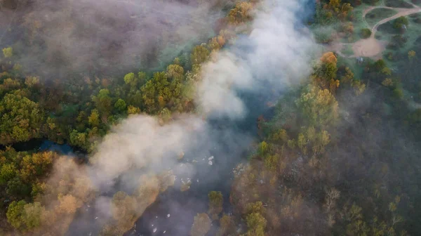 Niesamowity Widok Lotu Ptaka Rzekę Kolorowe Drzewa Strzał Drona — Zdjęcie stockowe