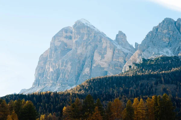 Vacker Gyllene Höst Bergen Naturlig Bakgrund Dolomiterna Alperna Italien Höst — Stockfoto