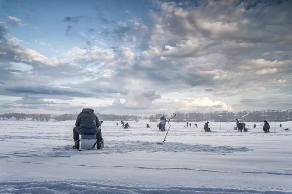 Inverno sishing su ghiaccio, sfondo naturale — Foto Stock