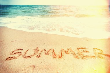 Word yaz kumlu plajda, doğal yaz arka plan ile vinta