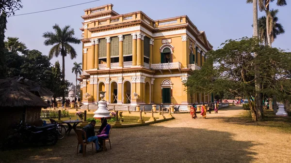 インド 西ベンガル州ムルシダバッド 2018年1月 ムルシダバッドの町にあるカトゴラ宮殿の壮大なエレガントな建築 ロイヤリティフリーのストック画像