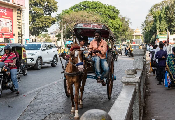 Mysuru Karnataka Inde Janvier 2019 Homme Cheval Dans Les Rues — Photo