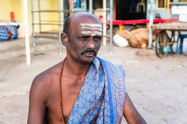 Mysuru Karnataka Índia Janeiro 2019 Retrato Sacerdote Hindu Trajes Étnicos — Fotografia de Stock