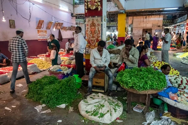 Bangalore Karnataka Indien Januar 2019 Straßenhändler Verkaufen Grüne Blätter Auf — Stockfoto