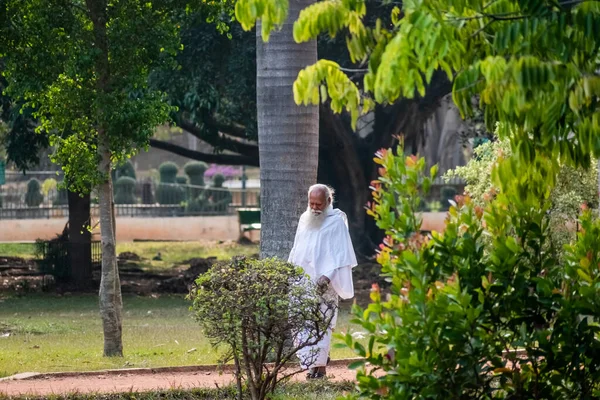 Bangalore Karnataka India Enero 2019 Anciano Indio Caminando Por Los — Foto de Stock