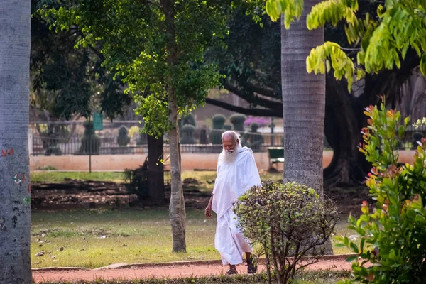 Bangalore Karnataka India Enero 2019 Anciano Indio Caminando Por Los — Foto de Stock