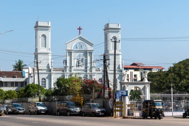 Mangalore, Karnataka, Hindistan - Ocak 2023: Mangaluru şehrindeki Mucizeler Leydisi 'ne adanmış tarihi Milagres Katolik Kilisesi.