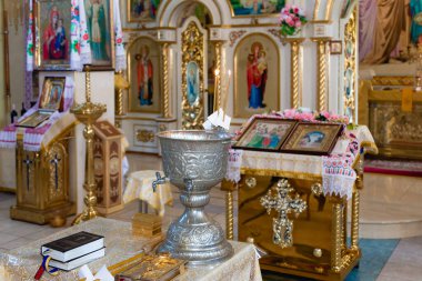 Ortodoks Kilisesine Vaftiz Töreni.