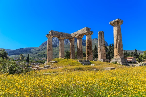 Rovine del tempio Apollo nell'antica Corinto — Foto Stock