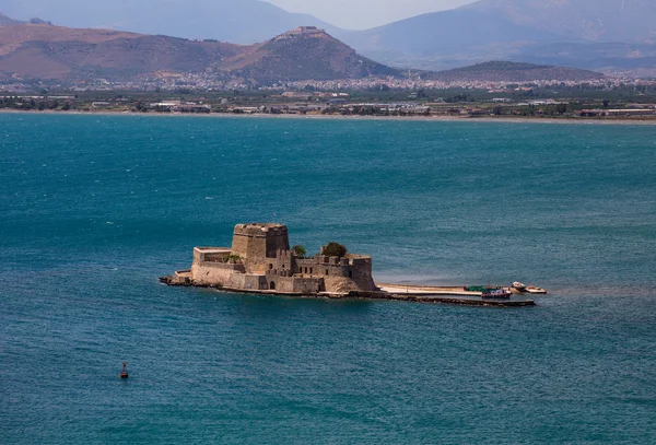 Antiguo fortaleza veneciana Bourtzi en Nafplio, Grecia — Foto de Stock