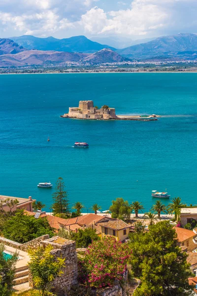 Antiguo fortaleza veneciana Bourtzi en Nafplio, Grecia — Foto de Stock