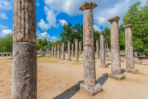 Ruiny v starověké Olympie, Peloponnes, Řecko — Stock fotografie