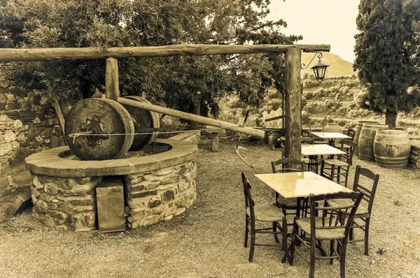 geleneksel Yunan zeytinyağı Monemvasia köyünde, Laconia, Peloponnes basın