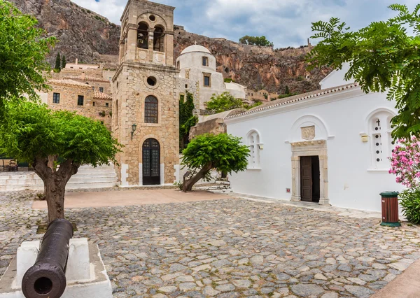 Paved central square in Monemvasia, Peloponnes, Greece — Stock Photo, Image