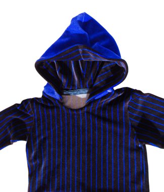 siyah ve mavi kapüşonlu